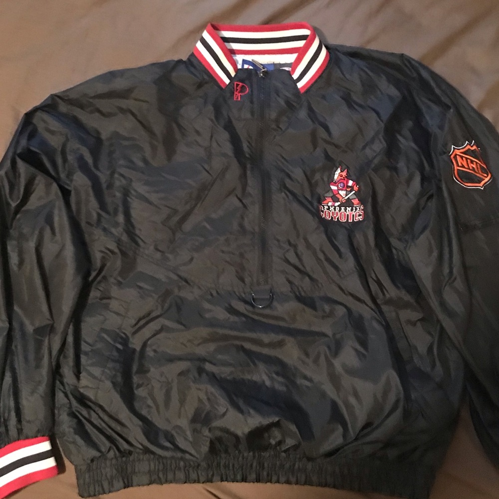 Vintage pro player Phoenix coyotes half zip